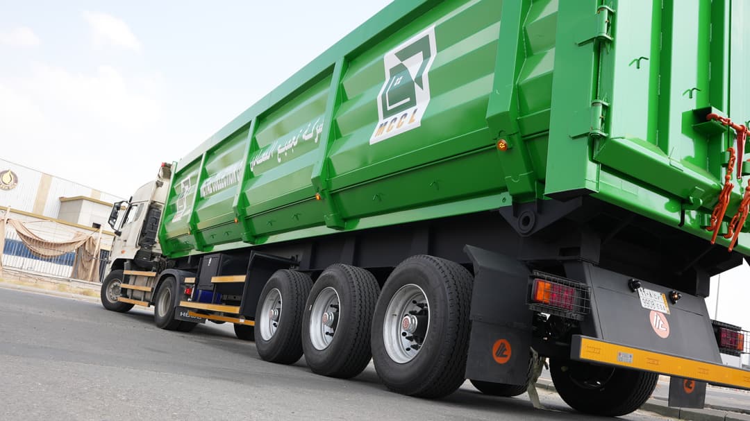 صورة تواصل معنا